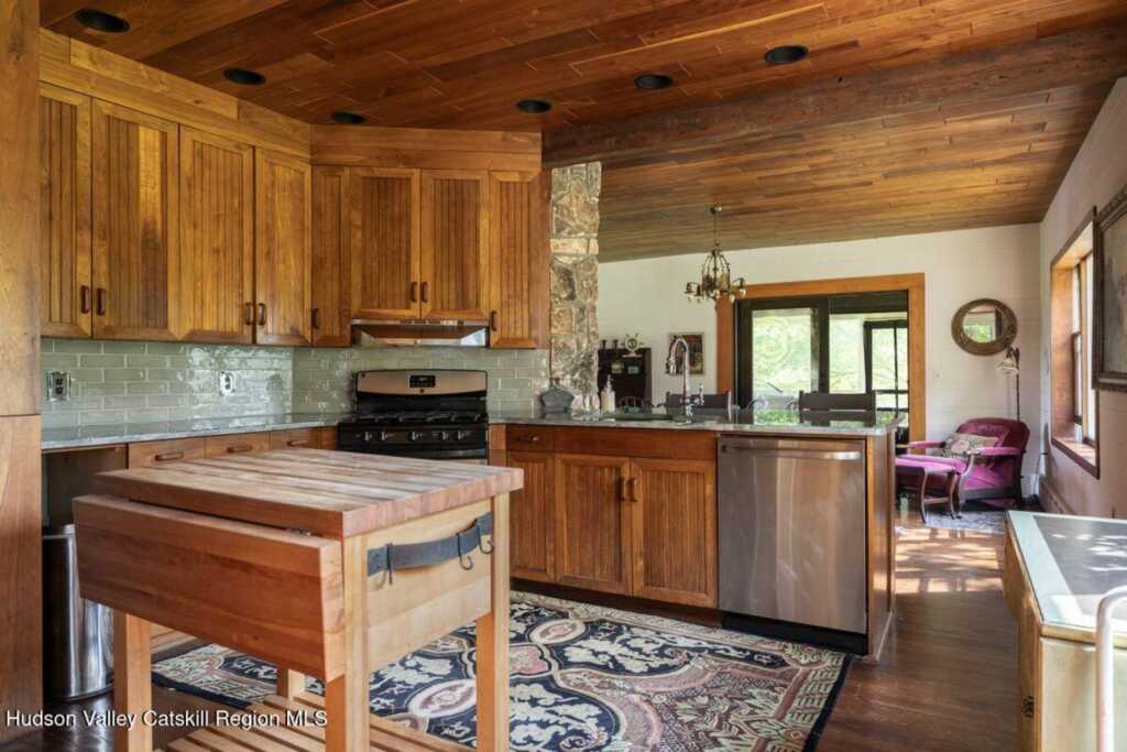 263 Patterson Lane, Saugerties, NY 12477 - Photo 3 of 33
