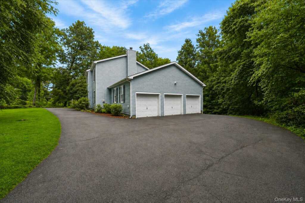 26 Corriedale Lane, Rosendale, NY 12419 - Photo 2 of 28