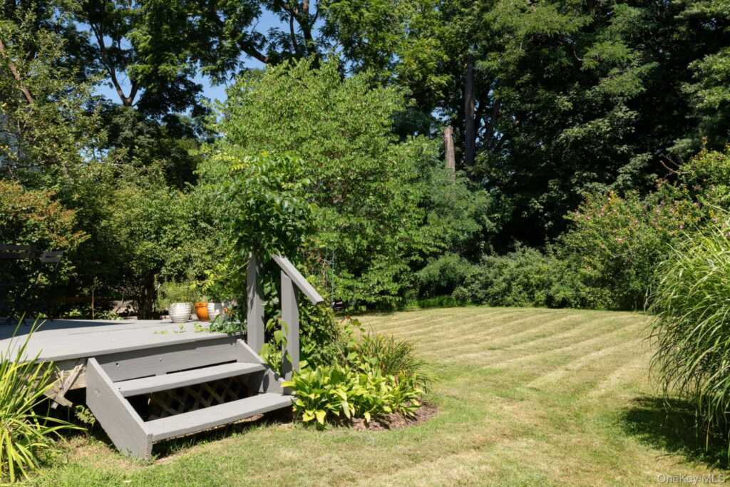 30 Locust Grove Road, Rhinebeck, NY 12572 - Photo 13 of 16