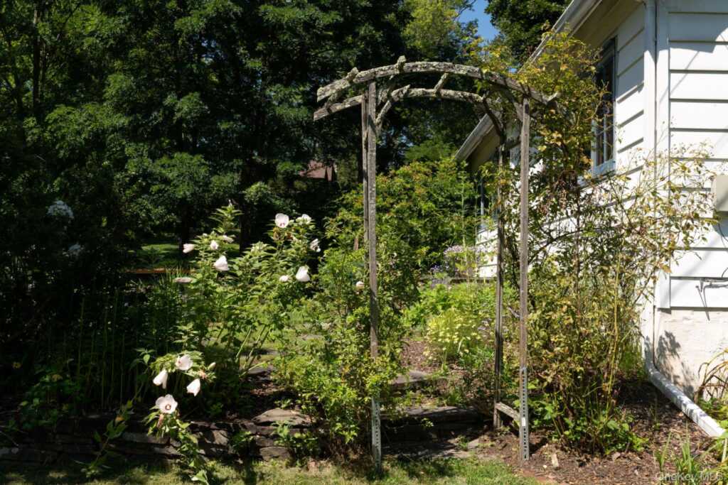 30 Locust Grove Road, Rhinebeck, NY 12572 - Photo 15 of 16