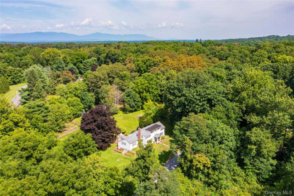 11 Miller Road, Rhinebeck, NY 12572 - Photo 3 of 31