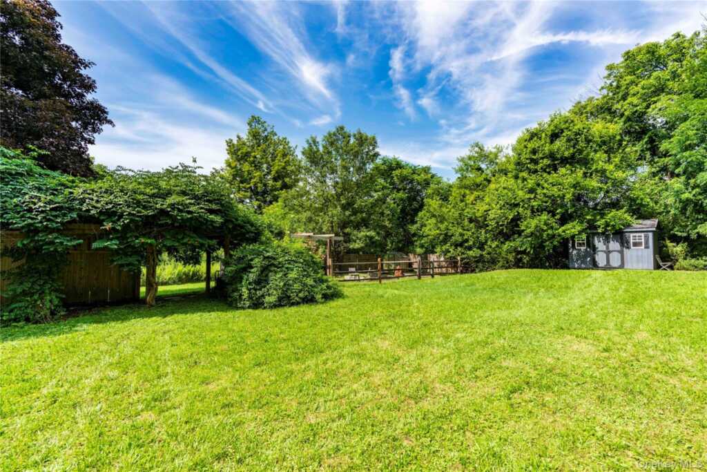 11 Miller Road, Rhinebeck, NY 12572 - Photo 4 of 31