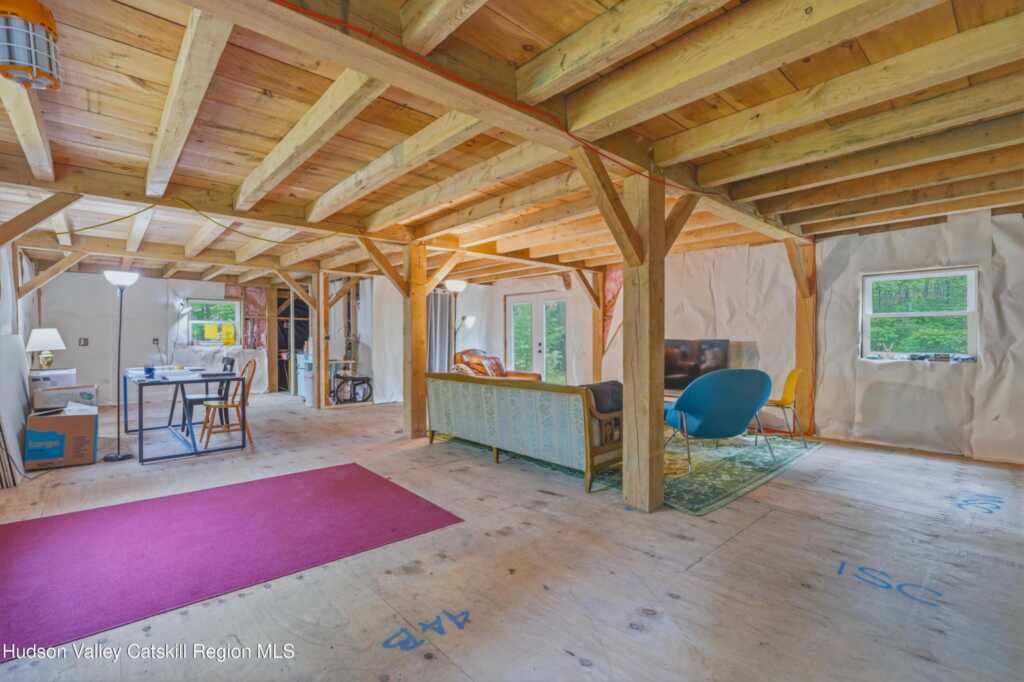 143 Manorkill Road, Saugerties, NY 12477 - Photo 4 of 16