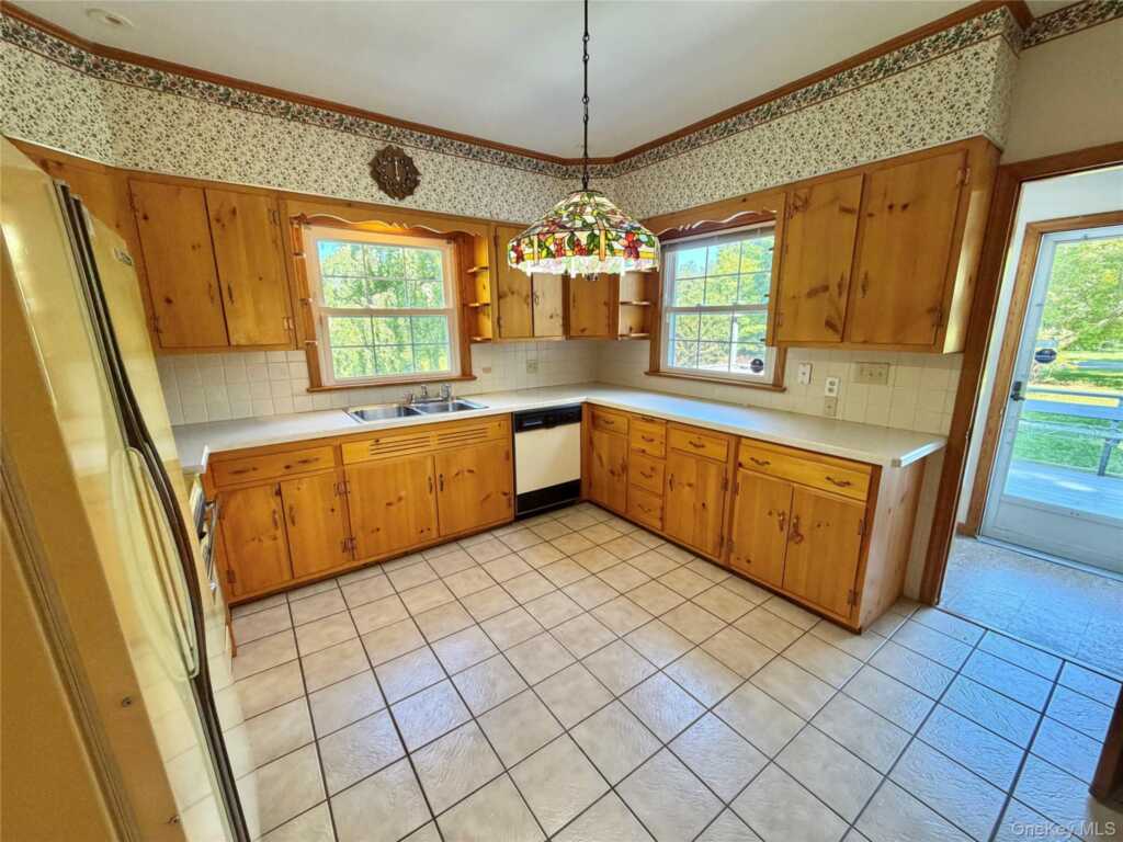 191 N Putt Corners Road, New Paltz, NY 12561 - Photo 12 of 41