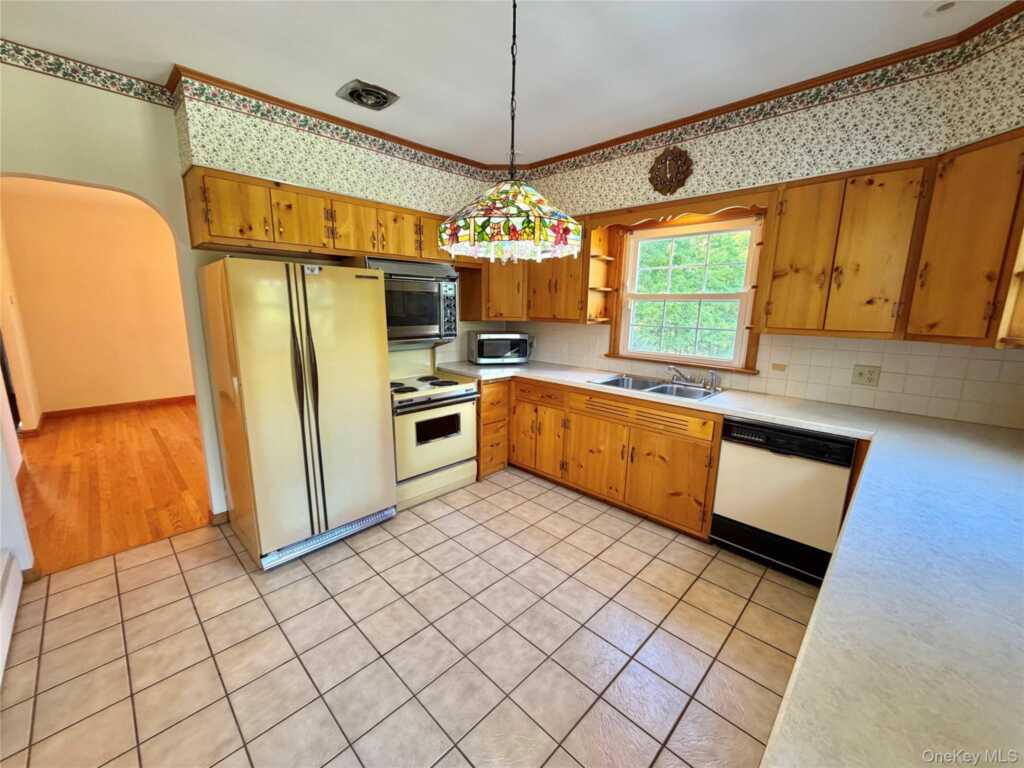 191 N Putt Corners Road, New Paltz, NY 12561 - Photo 13 of 41