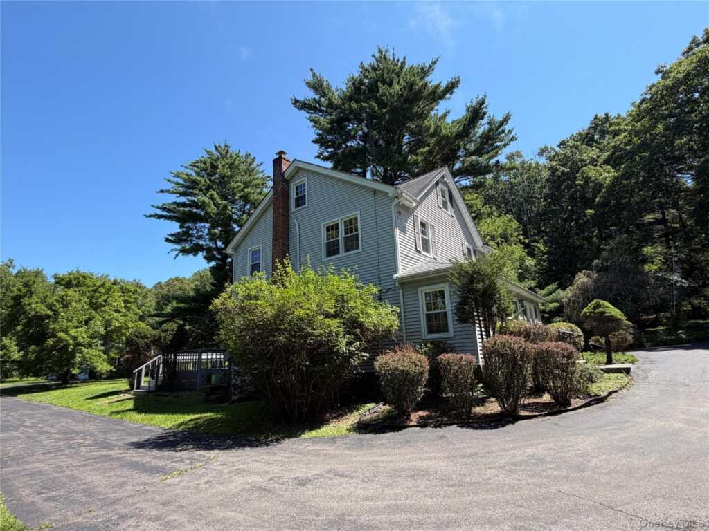 191 N Putt Corners Road, New Paltz, NY 12561 - Photo 3 of 41