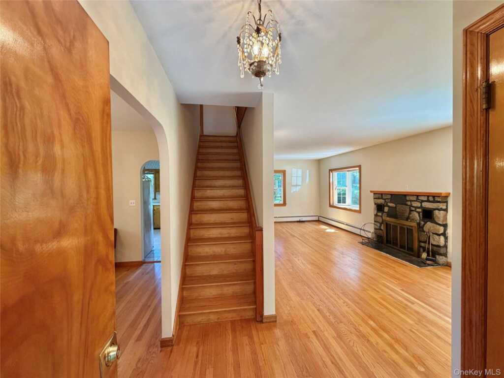 191 N Putt Corners Road, New Paltz, NY 12561 - Photo 5 of 41