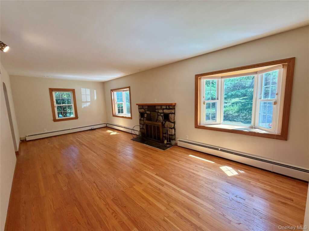 191 N Putt Corners Road, New Paltz, NY 12561 - Photo 6 of 41