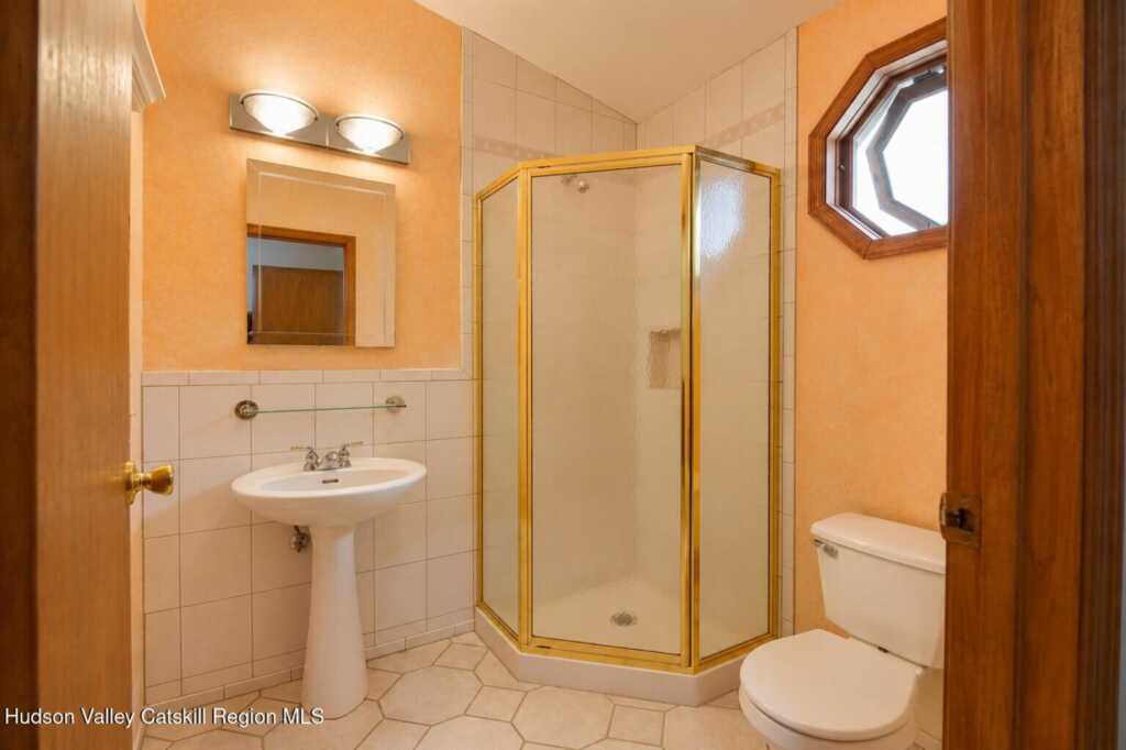 112 Glen Street, Kingston, NY 12401 - Photo 7 of 19