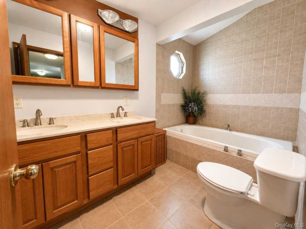 112 Glen Street, Kingston, NY 12401 - Photo 12 of 19