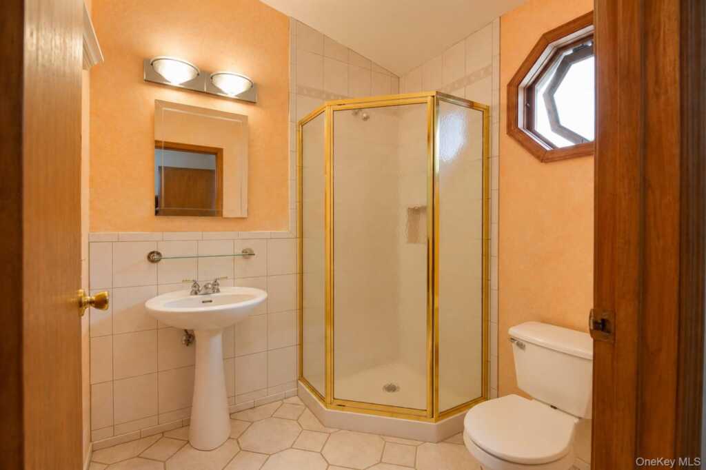 112 Glen Street, Kingston, NY 12401 - Photo 7 of 19