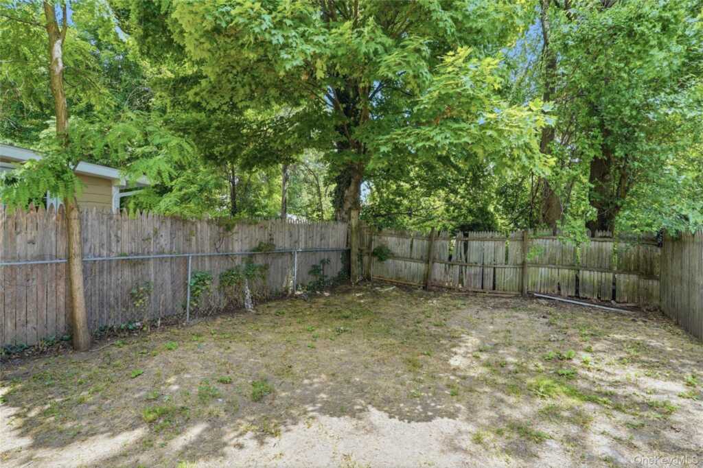 70 Van Deusen Street, Kingston, NY 12401 - Photo 19 of 20