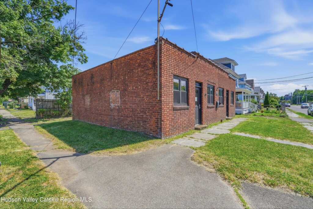 118 Grand Street, Kingston, NY 12401 - Photo 2 of 26