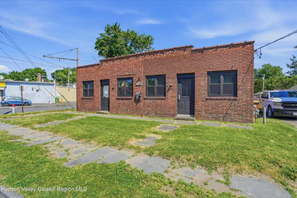 118 Grand Street, Kingston, NY 12401 - Photo 3 of 26