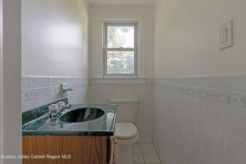 8 Myer Lane, Unit #Unit B, Saugerties, NY 12477 - Photo 10 of 21