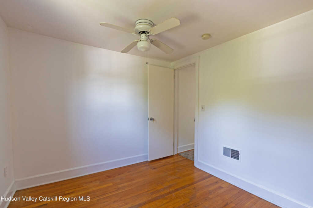 8 Myer Lane, Unit #Unit B, Saugerties, NY 12477 - Photo 16 of 21