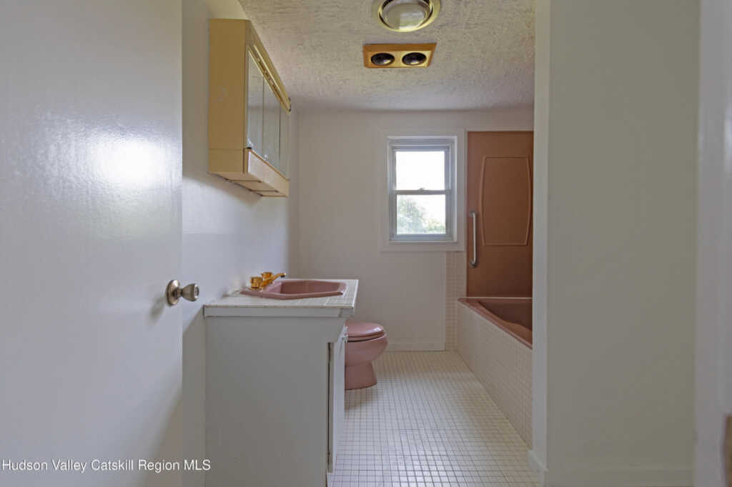 8 Myer Lane, Unit #Unit B, Saugerties, NY 12477 - Photo 17 of 21