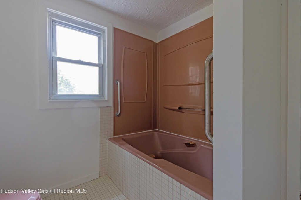 8 Myer Lane, Unit #Unit B, Saugerties, NY 12477 - Photo 18 of 21