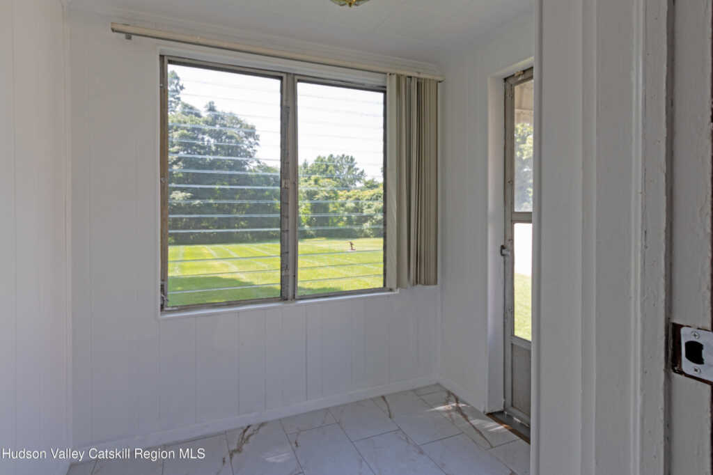 8 Myer Lane, Unit #Unit B, Saugerties, NY 12477 - Photo 19 of 21