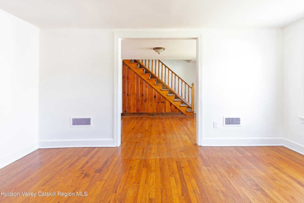 8 Myer Lane, Unit #Unit B, Saugerties, NY 12477 - Photo 4 of 21