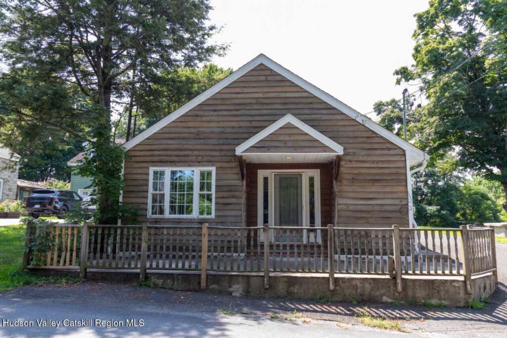6 Myer Lane, Saugerties, NY 12477