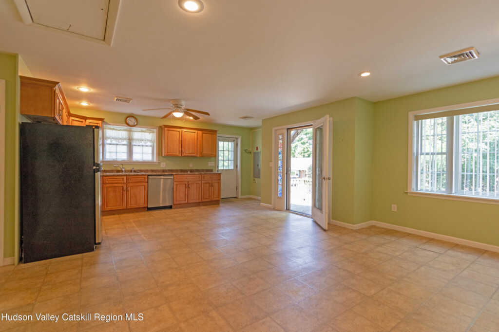6 Myer Lane, Saugerties, NY 12477 - Photo 3 of 19