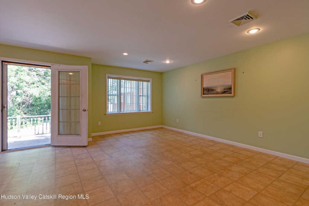 6 Myer Lane, Saugerties, NY 12477 - Photo 4 of 19