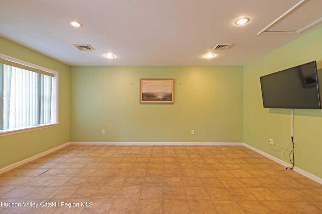 6 Myer Lane, Saugerties, NY 12477 - Photo 5 of 19