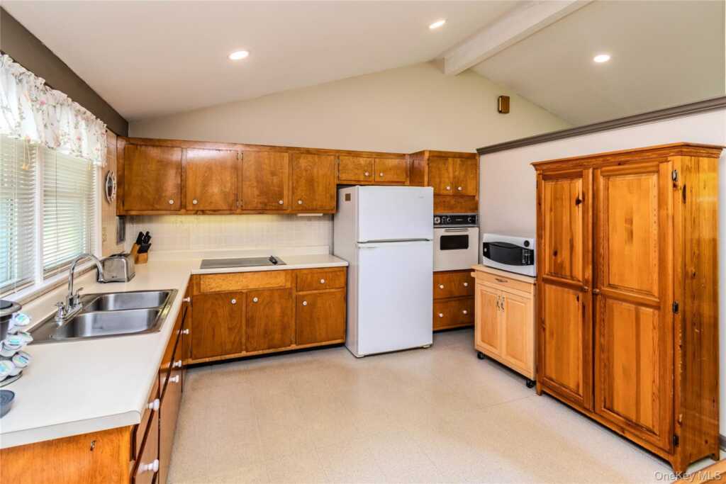 68 Parkcrest Drive, Rosendale, NY 12472 - Photo 12 of 41