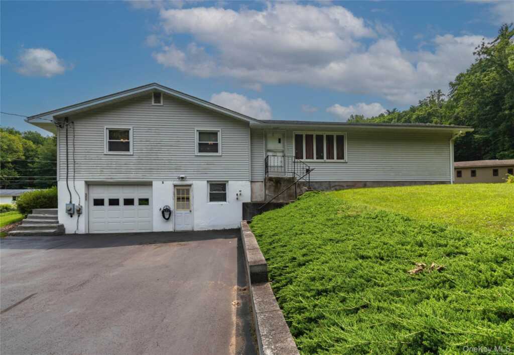 68 Parkcrest Drive, Rosendale, NY 12472 - Photo 3 of 41
