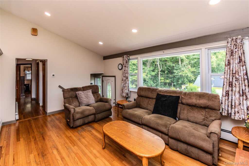 68 Parkcrest Drive, Rosendale, NY 12472 - Photo 6 of 41