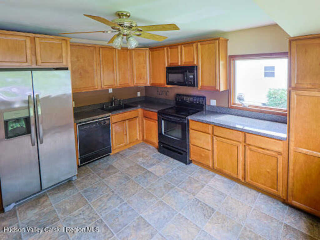 62 Appletree Drive, Saugerties, NY 12477 - Photo 10 of 48