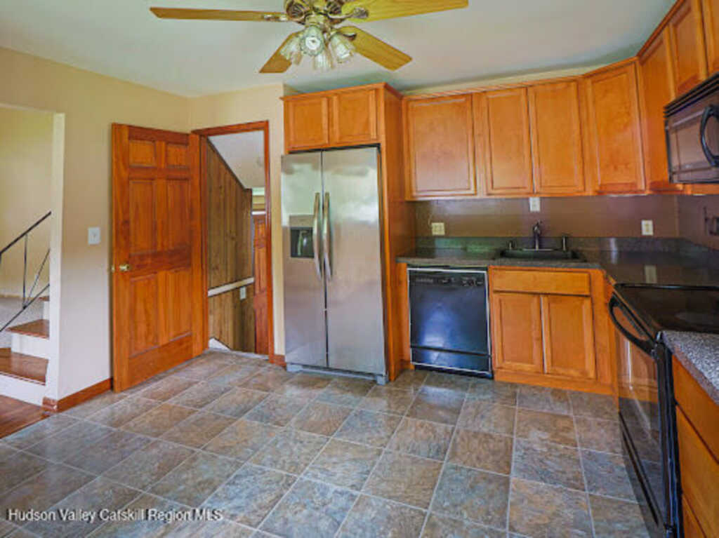 62 Appletree Drive, Saugerties, NY 12477 - Photo 11 of 48