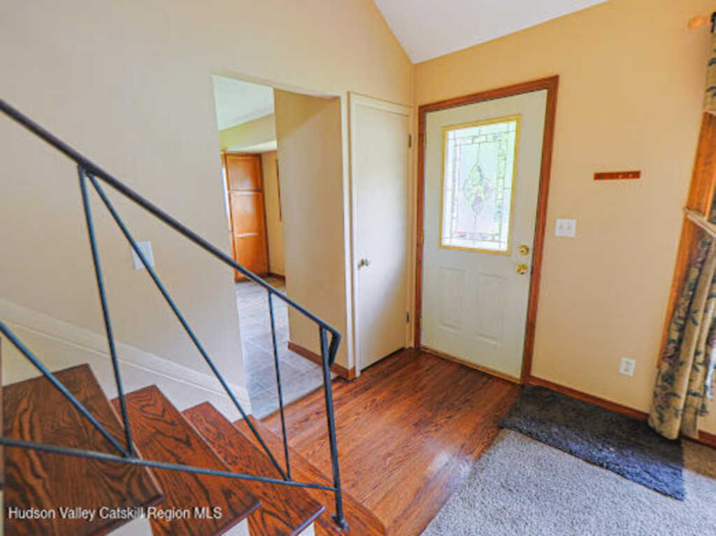 62 Appletree Drive, Saugerties, NY 12477 - Photo 5 of 48