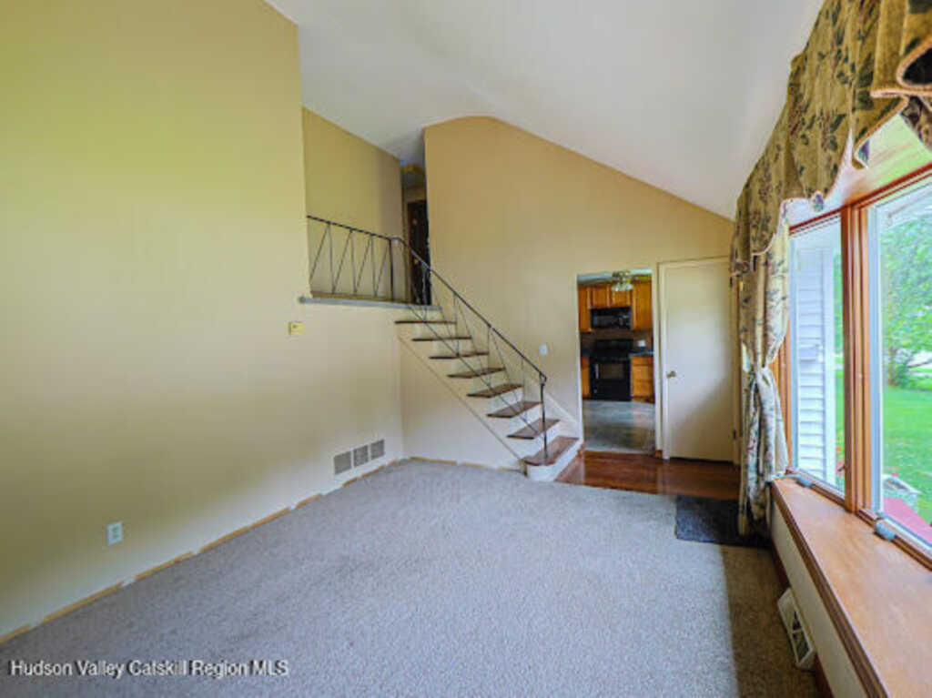 62 Appletree Drive, Saugerties, NY 12477 - Photo 7 of 48