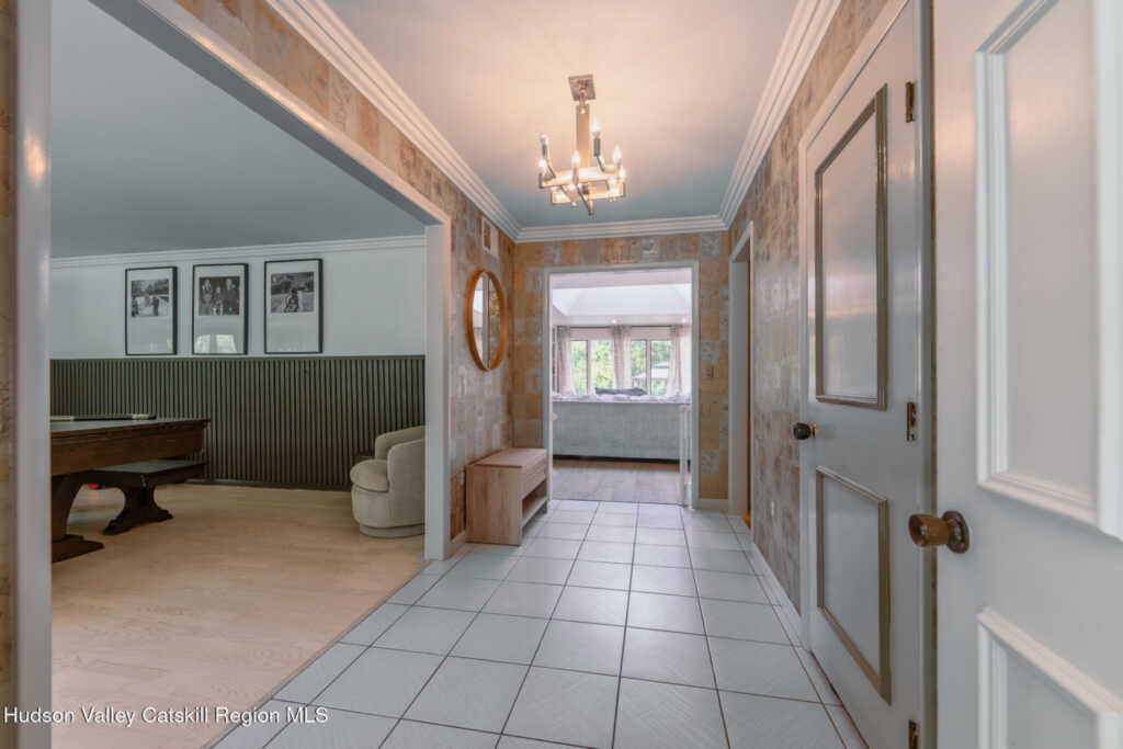 150 Jeffrey Lane, Hurley, NY 12443 - Photo 5 of 50
