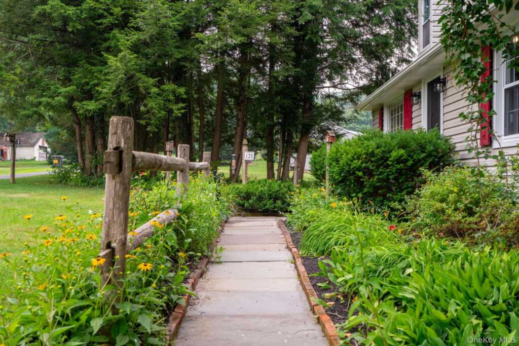 128 Rosa Lane, Hurley, NY 12443 - Photo 4 of 50