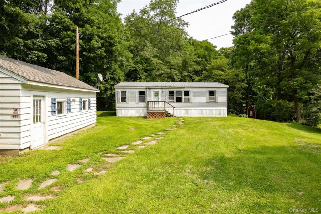 532 River Road, Rhinebeck, NY 12572 - Photo 23 of 30