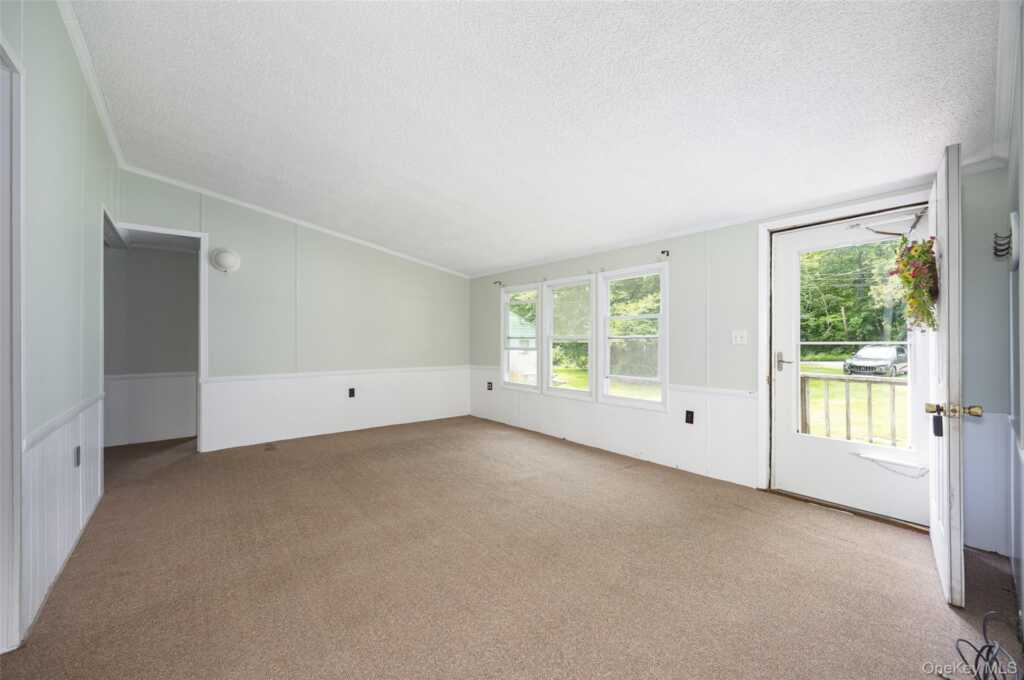 532 River Road, Rhinebeck, NY 12572 - Photo 6 of 30
