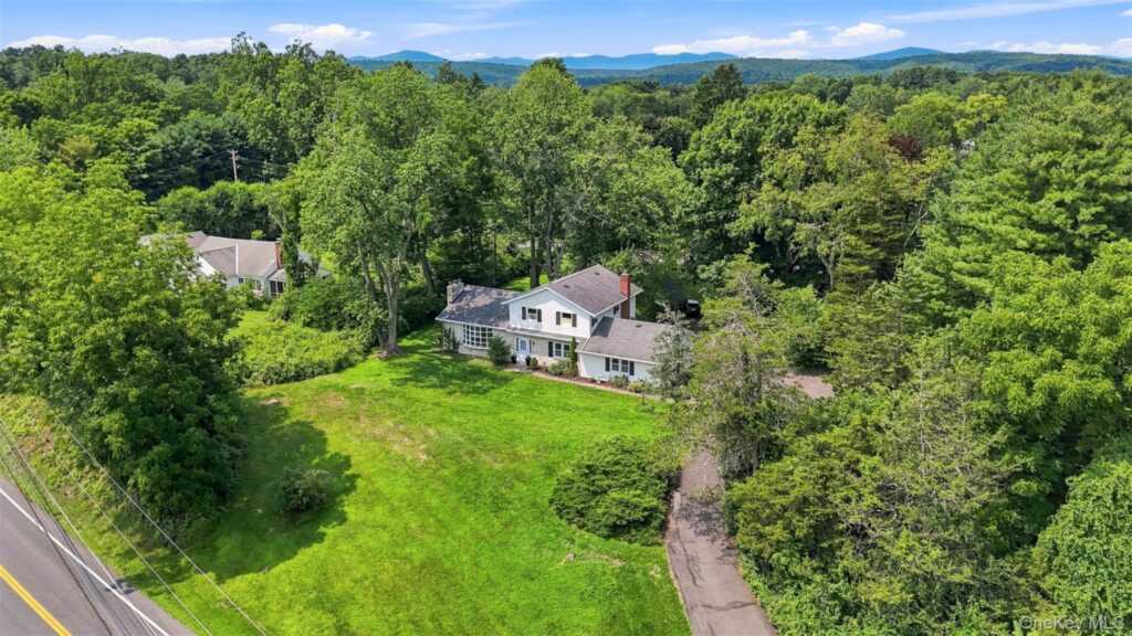 575 Lucas Avenue Extension, Hurley, NY 12443 - Photo 3 of 37