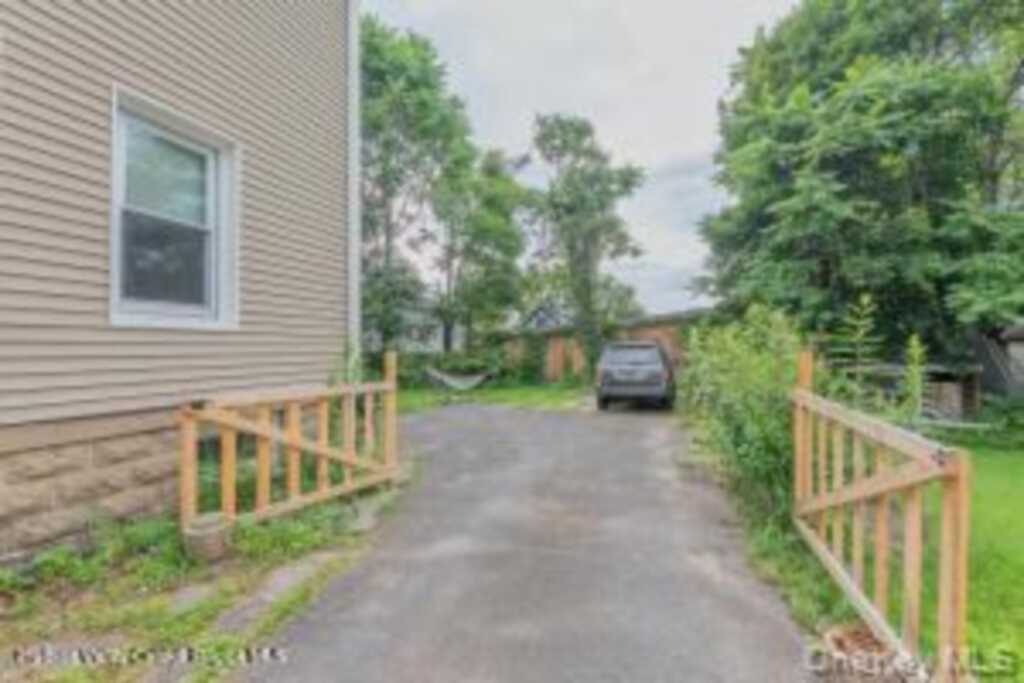 121 Pine Grove Avenue, Kingston, NY 12401 - Photo 2 of 39
