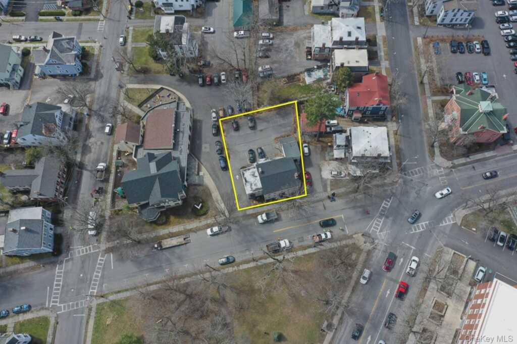 231 Clinton Avenue, Kingston, NY 12401 - Photo 2 of 31