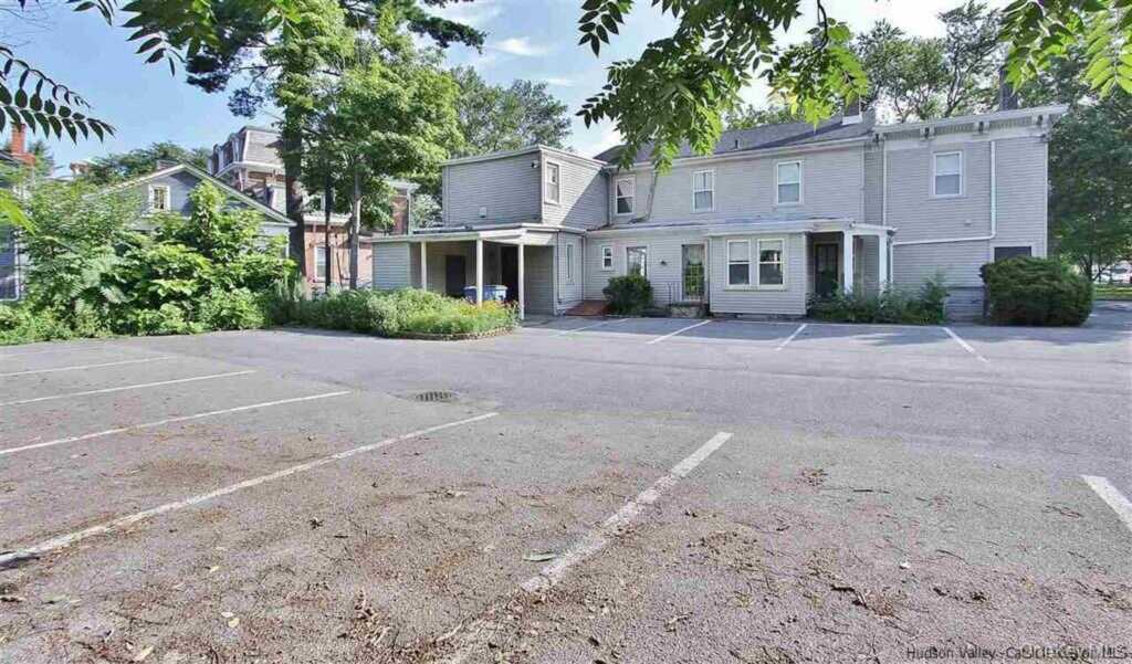 231 Clinton Avenue, Kingston, NY 12401 - Photo 6 of 31