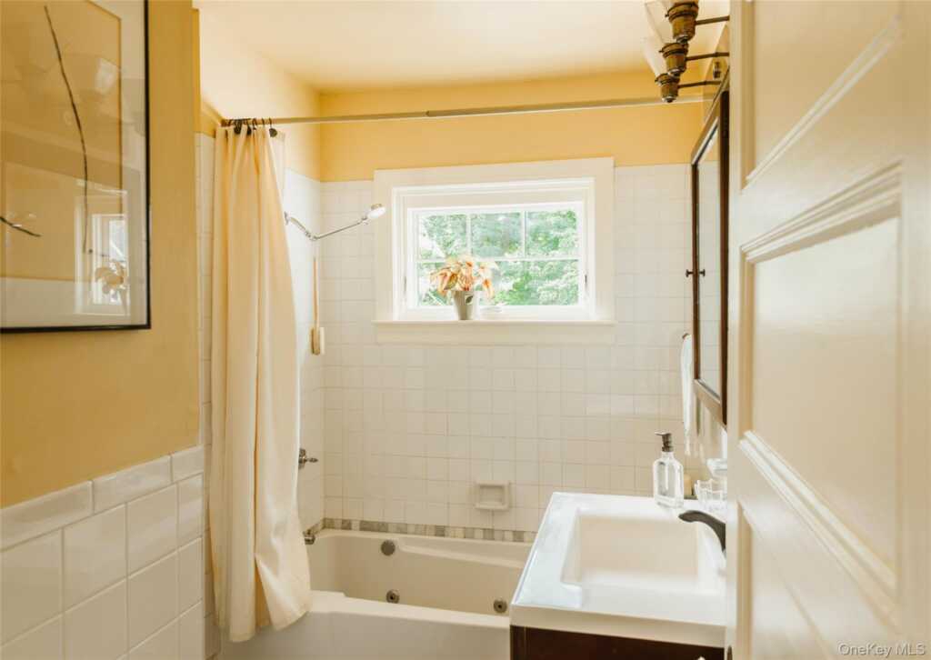 140 Main Street, Kingston, NY 12401 - Photo 32 of 37