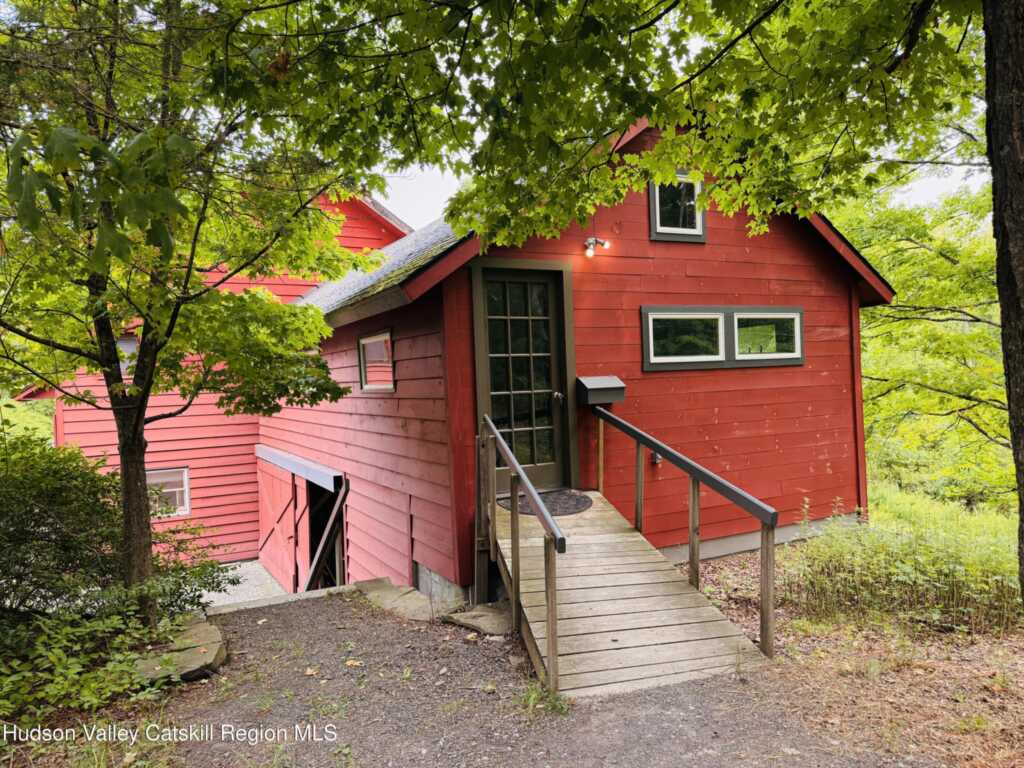 1 Highwoods Road, Saugerties, NY 12477 - Photo 4 of 24