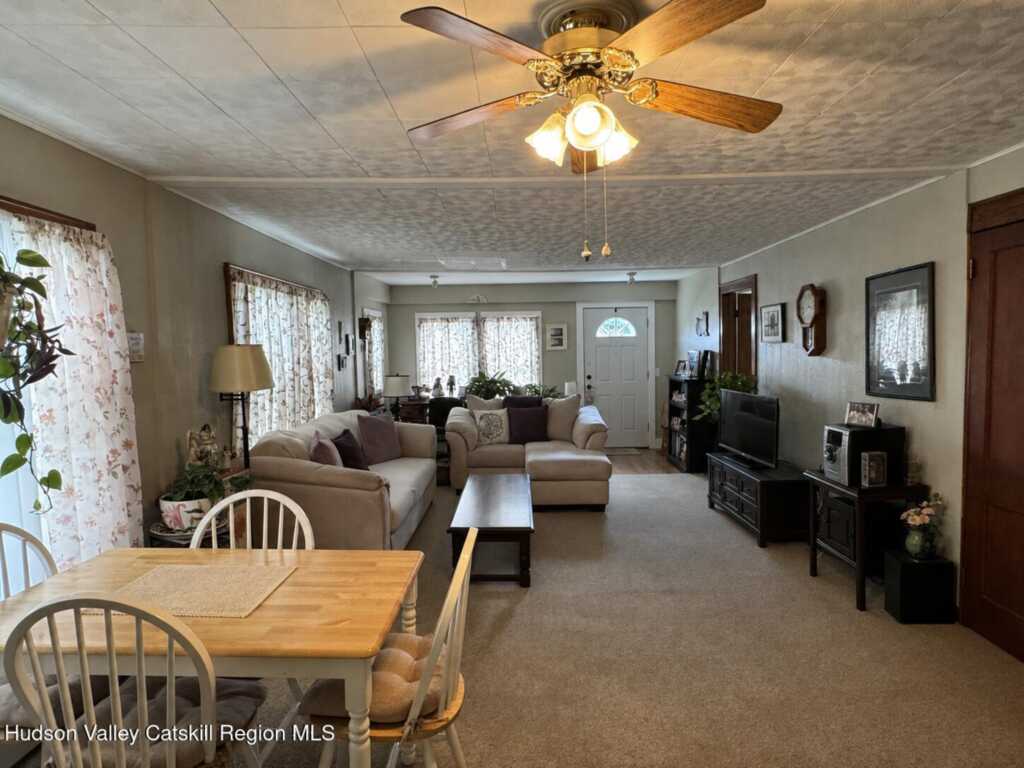 16 Esopus Avenue, Kingston, NY 12401 - Photo 4 of 18