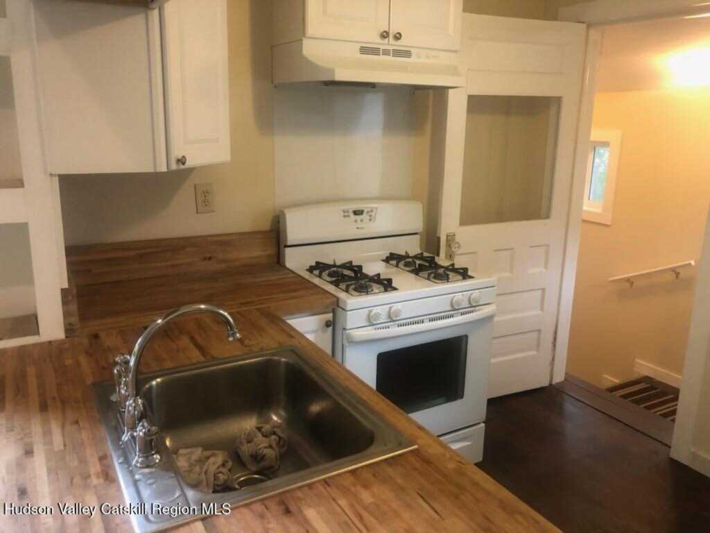 18 Wiltwyck Avenue, Kingston, NY 12401 - Photo 7 of 16