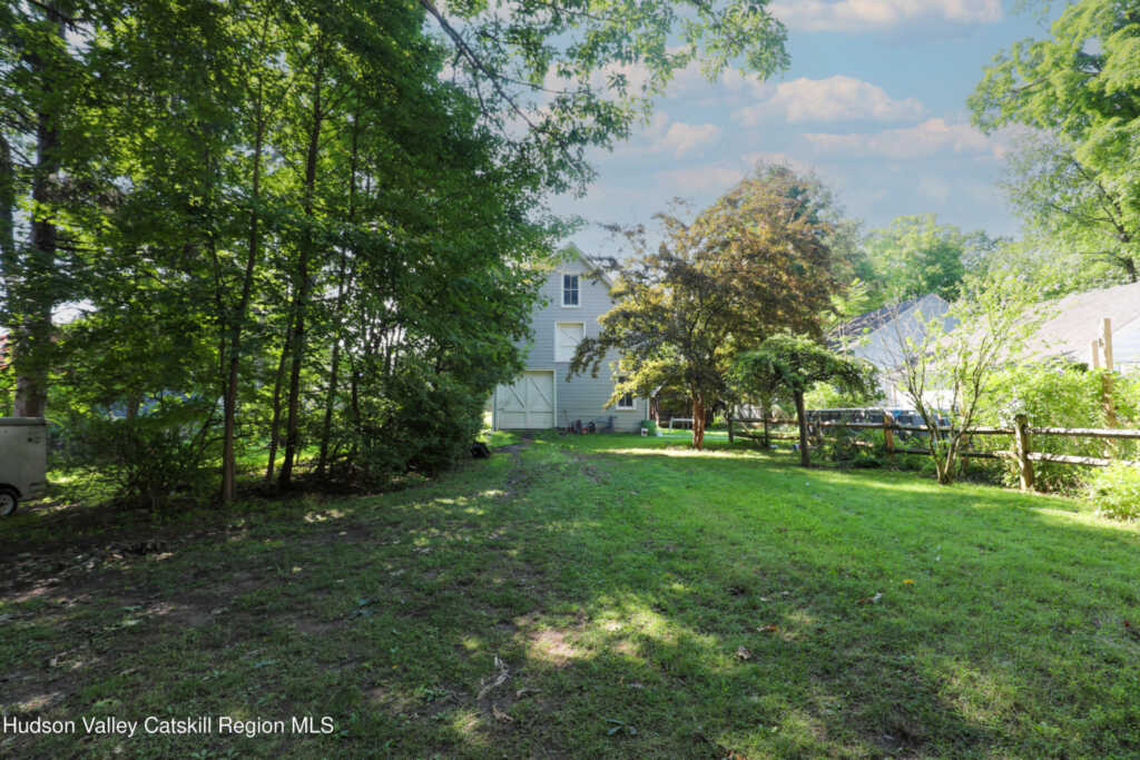 12-16 Lounsbury Place, Kingston, NY 12401 - Photo 7 of 26
