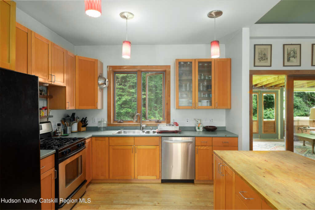 248 Stoll Road, Saugerties, NY 12477 - Photo 5 of 24
