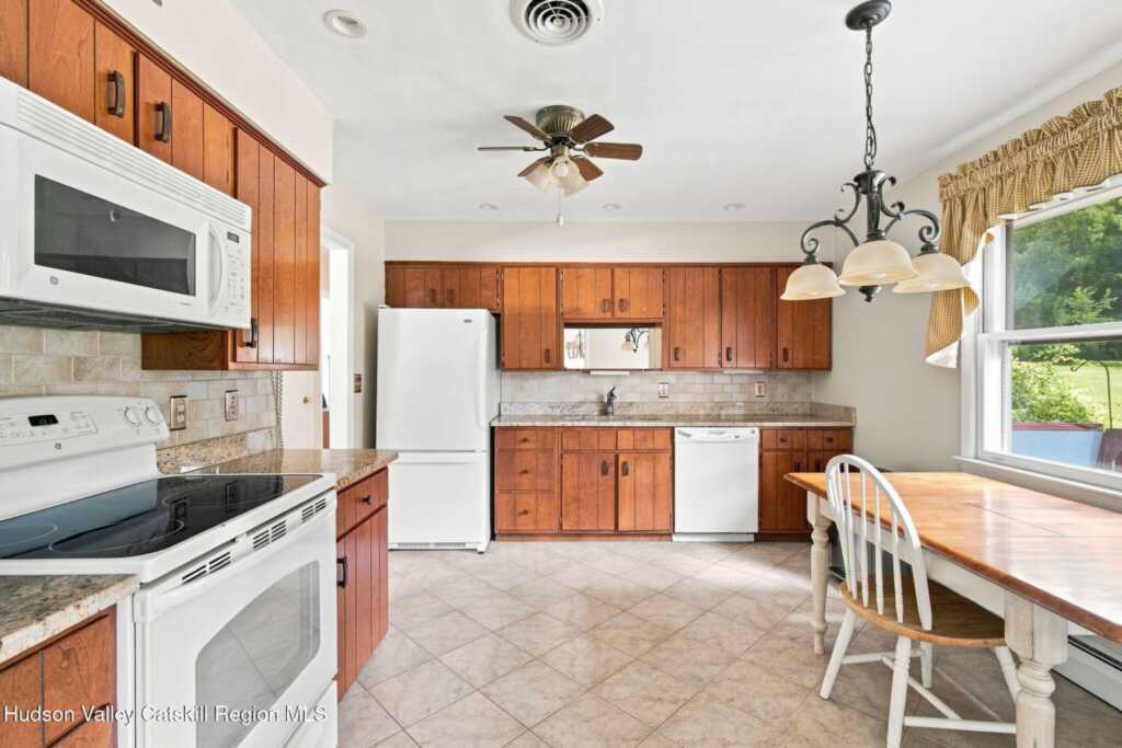 120 Altamont Drive, Hurley, NY 12443 - Photo 4 of 39